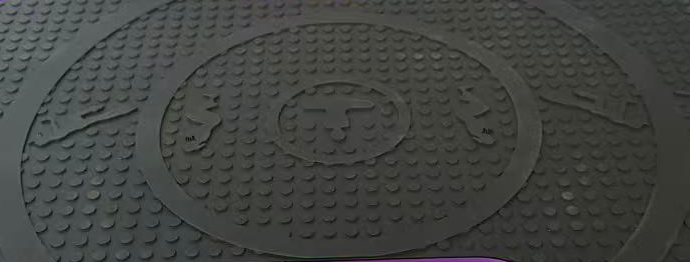 Close-up of the VMP-002 purple plate’s textured platform